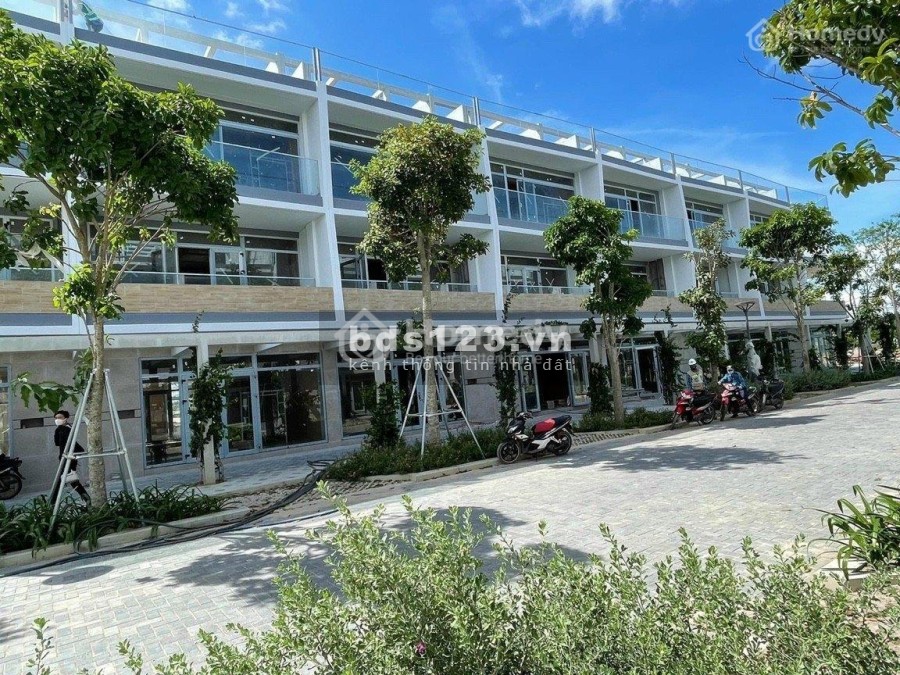 Bán nhà phố 2 mặt tiền đón đầu hạ tần tại Phan Thiết chiết khấu lên đến 2 tỷ, sổ sẵn chính chủ