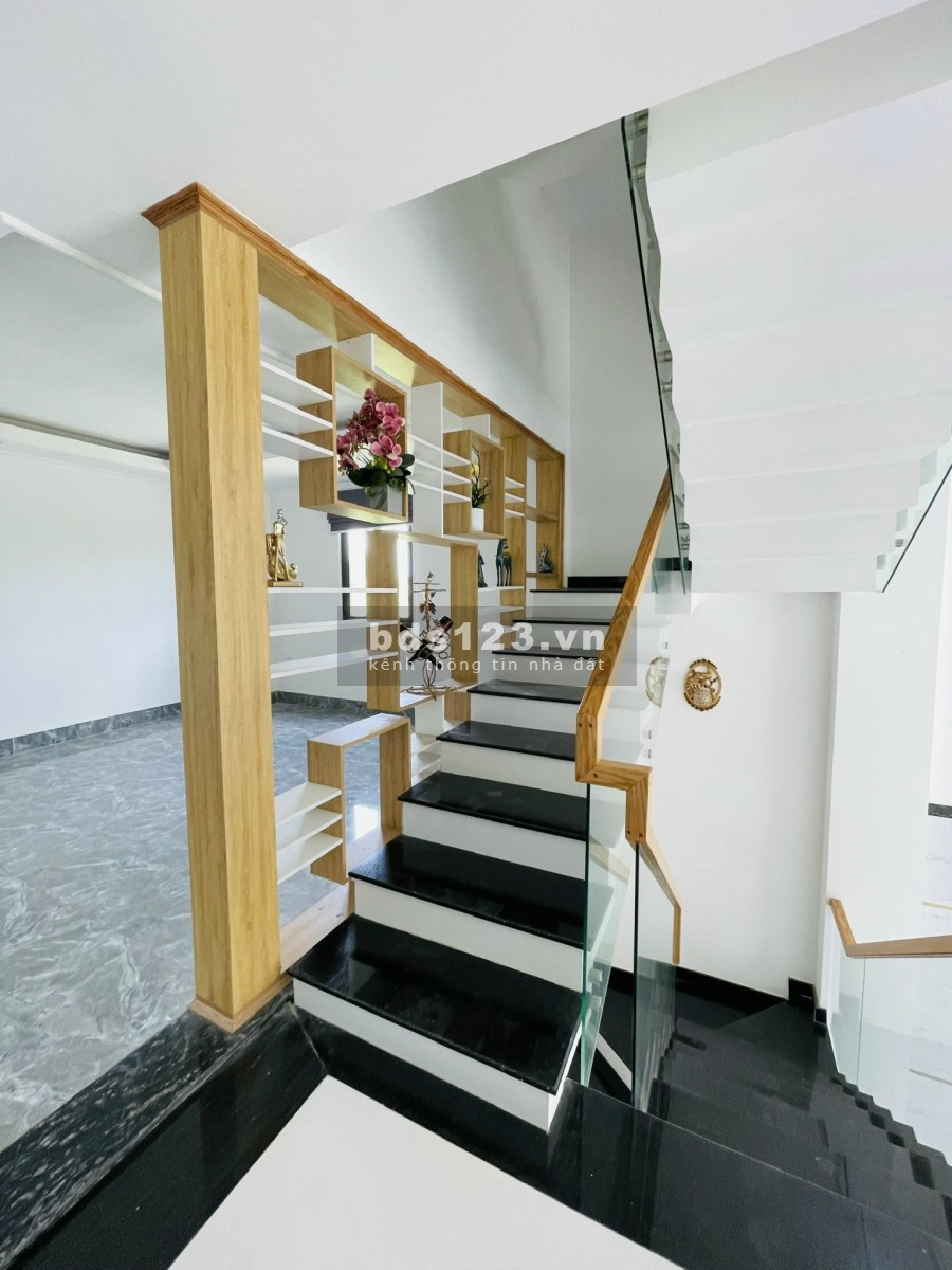 Nhà trệt 3 lầu cuối Nguyễn Oanh, Gò Vấp diện tích sử dụng 5x10, giá 4.8 tỷ thương lượng