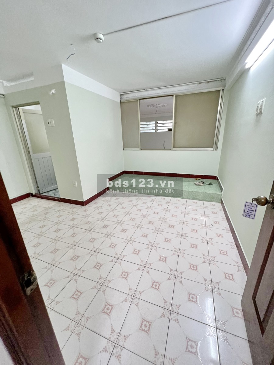 Cho thuê phòng 35m2 wc riêng mt đường số 4 KDC Bình Đăng P.6 Quận 8