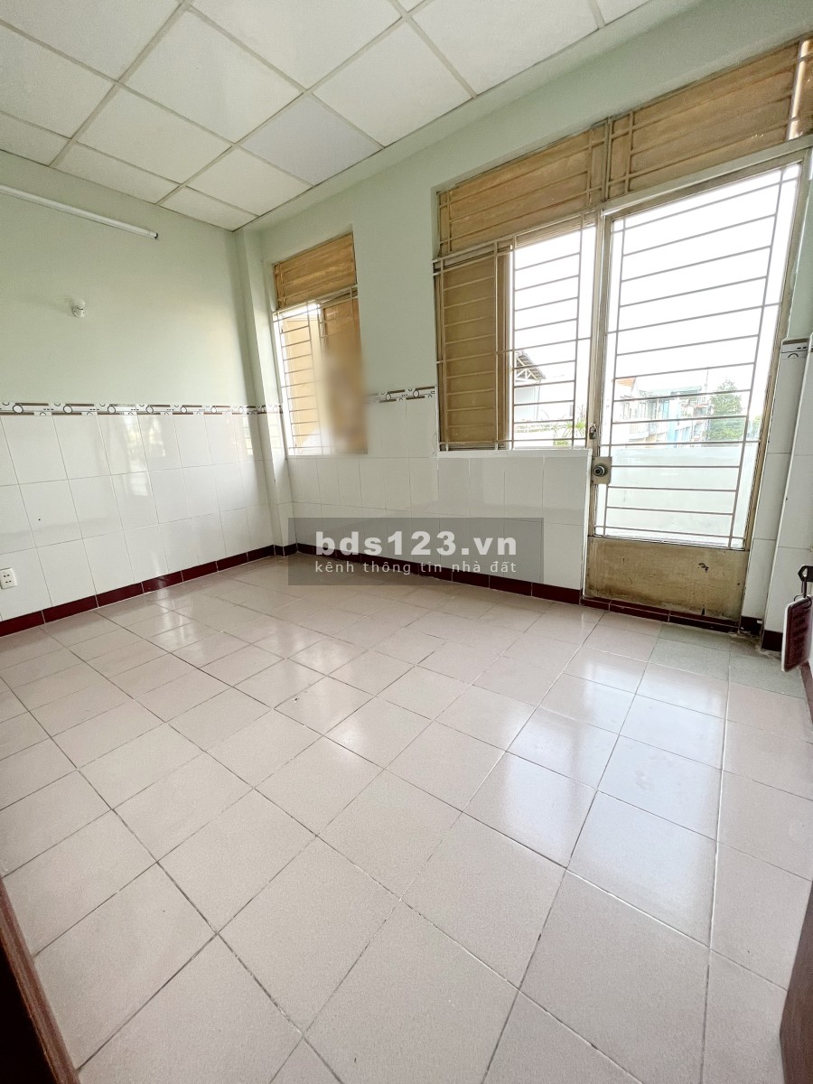 Cho thuê phòng 35m2 wc riêng mt đường số 4 KDC Bình Đăng P.6 Quận 8