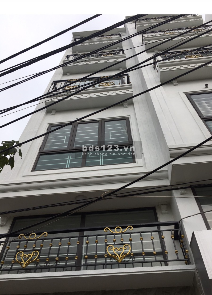 Cần bán nhà Hữu Hòa, Thanh Trì diện tích sử dụng 30m2, 5 tầng, mặt tiền 3.9, giá: 2,4 tỉ.