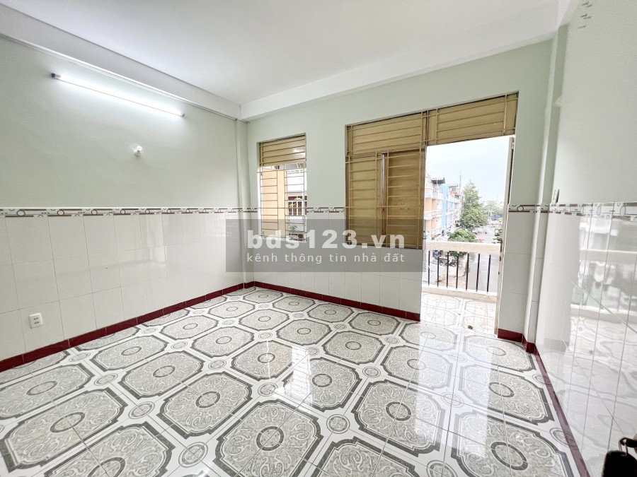 Cho thuê phòng 35m2 wc riêng mt đường số 4 KDC Bình Đăng P.6 Quận 8