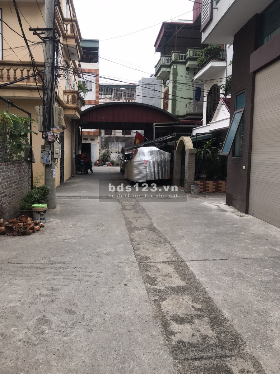 Bán nhà khu tập thể vện chăn nuôi diện tích 50m2, mt 5m, ô tô 7 chỗ đỗ cửa, lh 0977699899