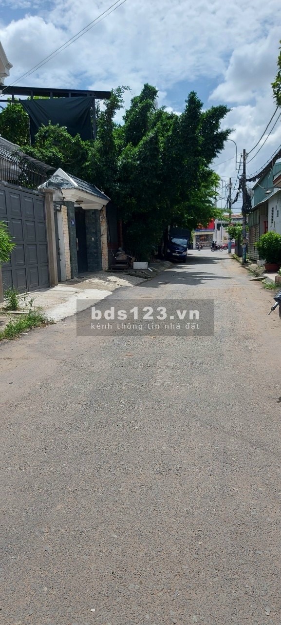 Chủ cần tiền bán gấp lô đất (6x15) 90m2, ở Tân Thới Nhì, Hóc Môn. Giá 1 tỷ 320. Sổ Hồng Riêng.