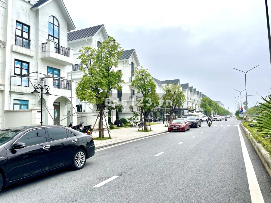 Bán shophouse sổ đỏ lâu dài San Hô 6 đối diện Vinuni giá 29.8 tỷ (0985941715 Mr Hùng)