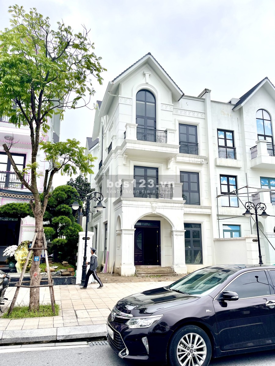 Bán shophouse sổ đỏ lâu dài San Hô 6 đối diện Vinuni giá 29.8 tỷ (0985941715 Mr Hùng)