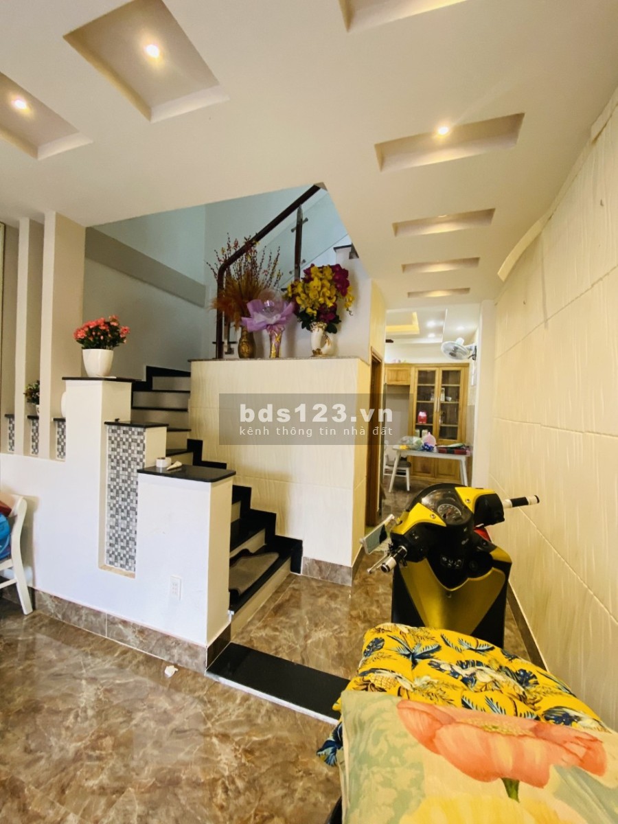 Bình Thạnh, nhà cực đẹp thiết kế sang trọng, hẻm xe tải diện tích 62m2, sổ vuông nở hậu, giá 9.56 tỷ