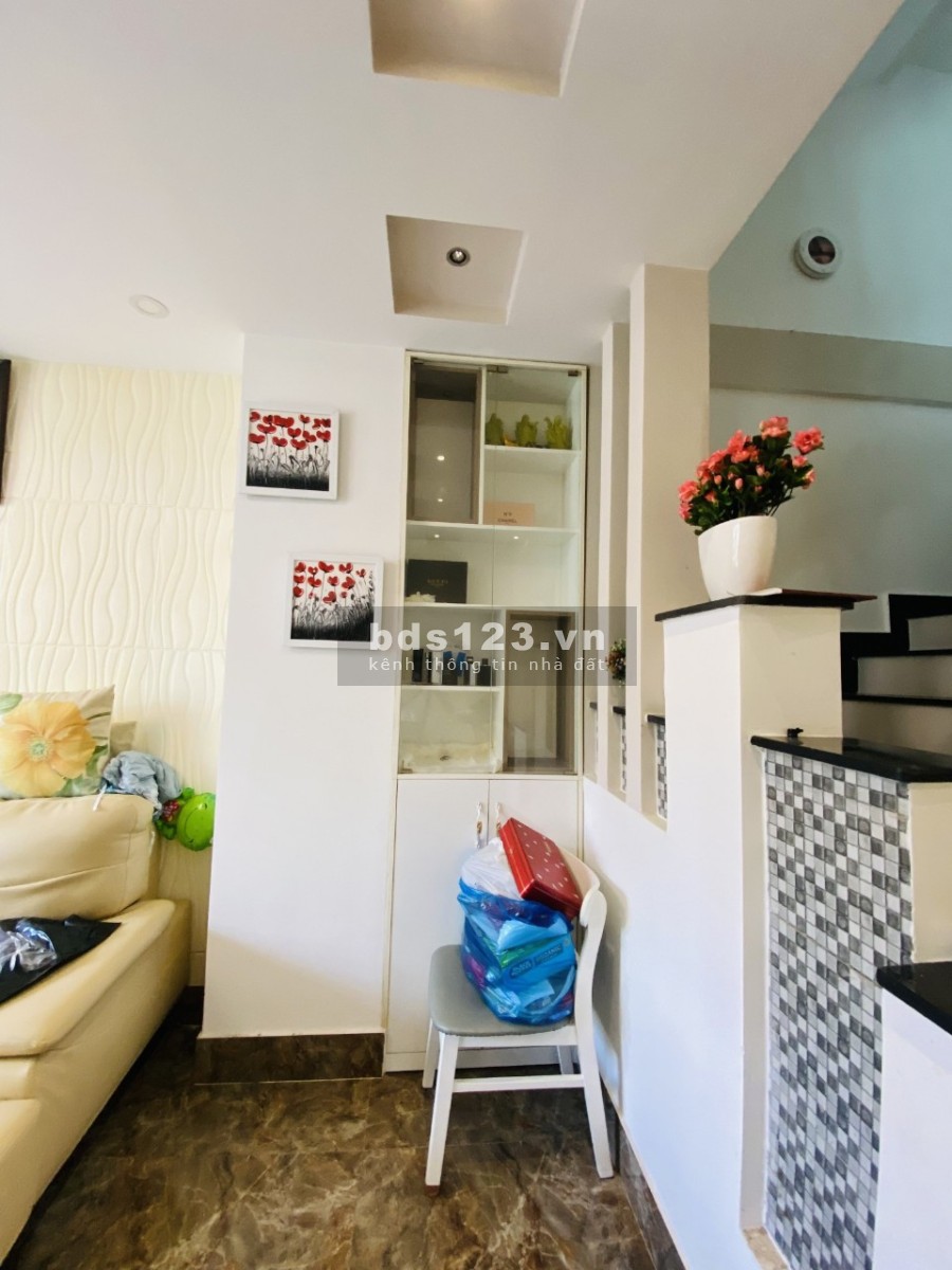 Bình Thạnh, nhà cực đẹp thiết kế sang trọng, hẻm xe tải diện tích 62m2, sổ vuông nở hậu, giá 9.56 tỷ