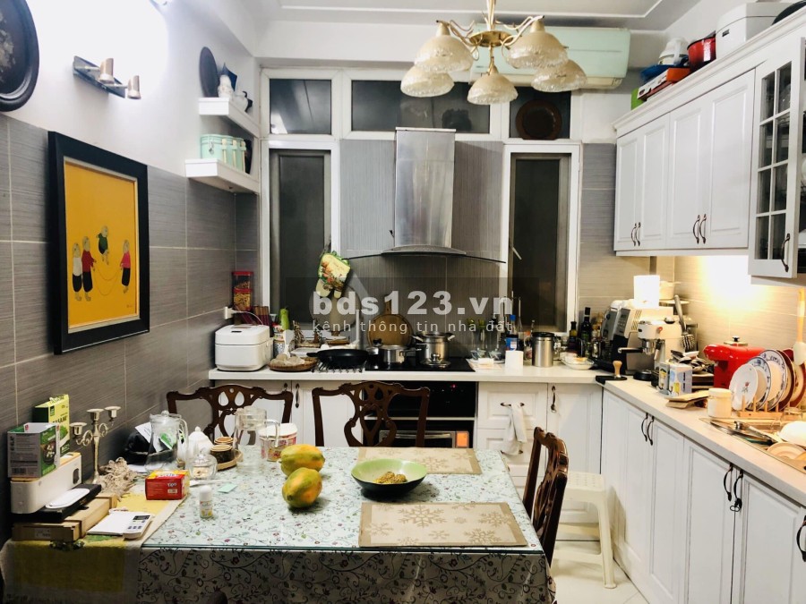 Nhà đẹp ở luôn 6 tầng diện tích 45m2 ngõ 194 Đội Cấn giá 6,1 tỷ liên hệ 0912442669