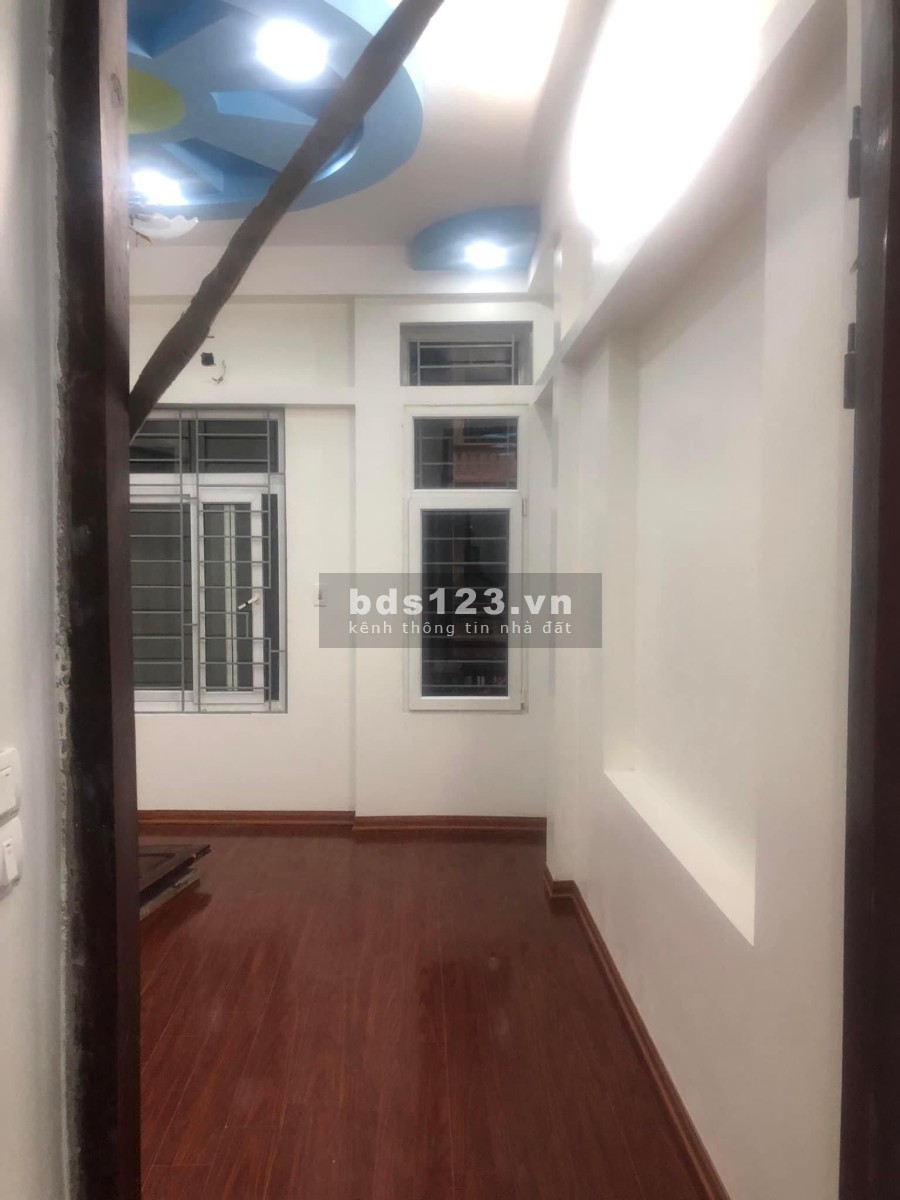 Bán gấp nhà ngõ thông ô tô đỗ cổng 10m, tập trung nhiều sinh viên, Yên Hoà, dt 52m2, nhỉnh 6 tỷ