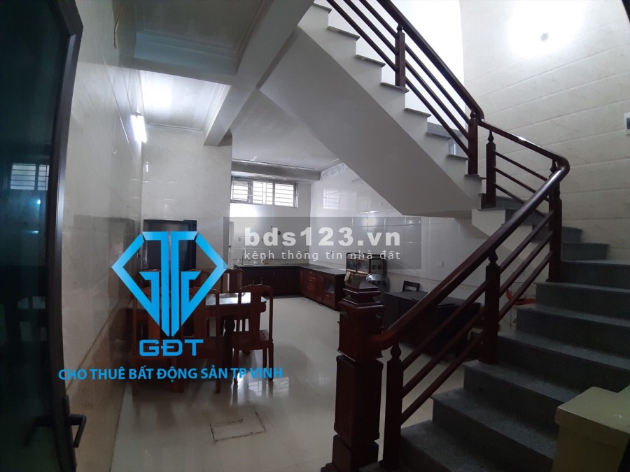 Cho thuê nhà 2.5 tầng đường An Dương Vương, giá tốt, bàn giao có sẵn nội thất, lh 0961537078