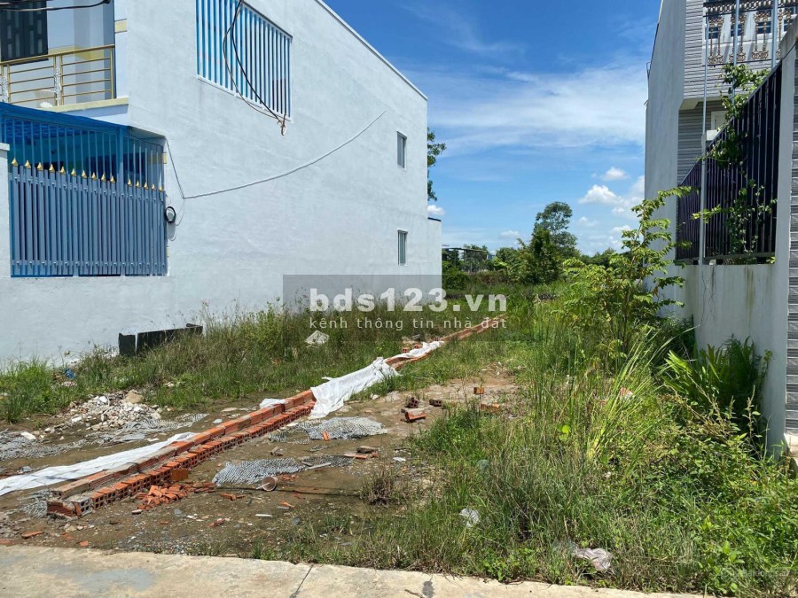 Bán đất Củ Chi diện tích sử dụng 5x27, giá bân 950 triệu, sổ sẵn, bàn giao công chứng ngay