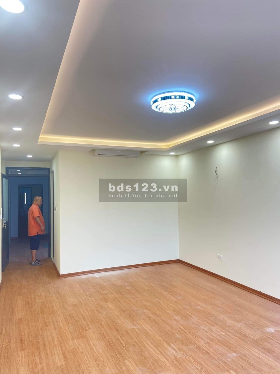 Bán chung cư mini 8 tầng ô tô đỗ cửa diện tích rộng, trung tâm Cầu Giấy, giá 23 tỷ, thương lượng