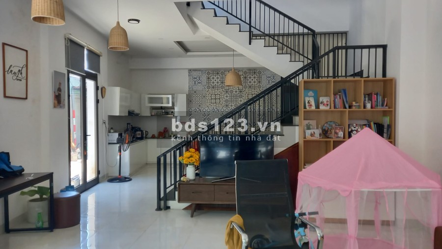 Nhà bán hai mặt tiền kinh doanh Tôn Đản, Cẩm Lệ, Đà Nẵng, dtsd 90m2, 3 tầng giá chỉ hơn 5 tỉ