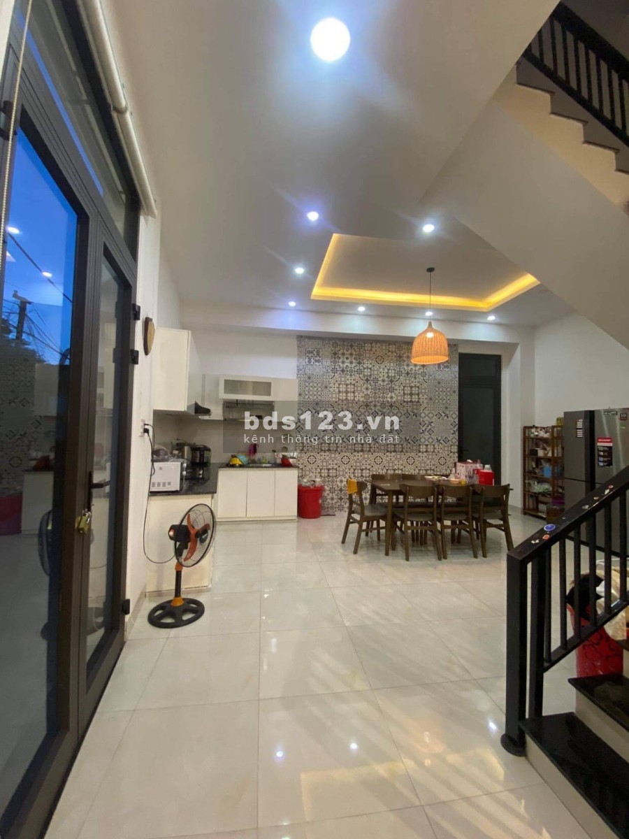 Nhà bán hai mặt tiền kinh doanh Tôn Đản, Cẩm Lệ, Đà Nẵng, dtsd 90m2, 3 tầng giá chỉ hơn 5 tỉ