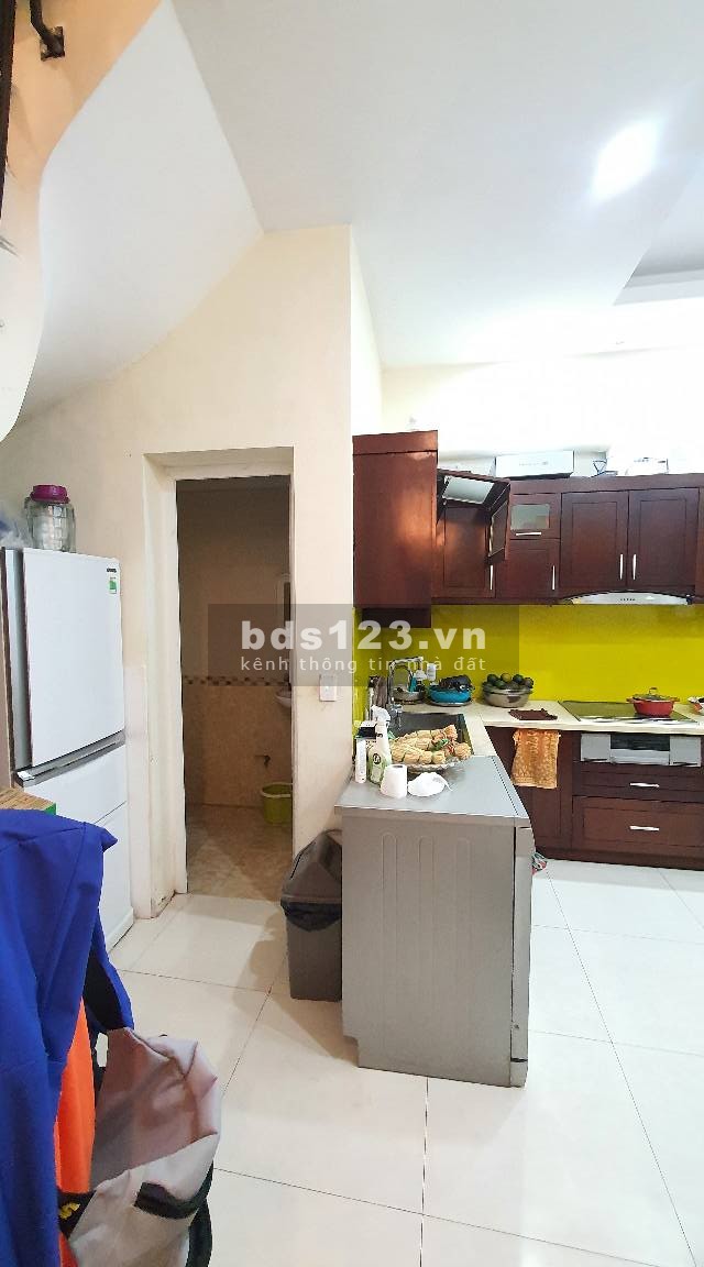 Bán nhà riêng chính chủ ngõ thông ô tô đỗ 10m, giá bá 7.5 tỷ, có thương lượng sổ sẵn