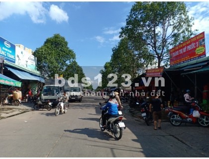 Đất nền giá cực rẻ chỉ 580 triệu/nền hiện tại còn 300m2, sổ hồng, ngay khu đô thị