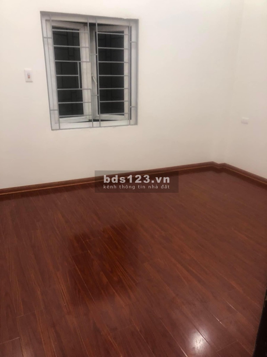 Bán gấp nhà ngõ thông ô tô đỗ cổng 10m, tập trung nhiều sinh viên, Yên Hoà, dt 52m2, nhỉnh 6 tỷ