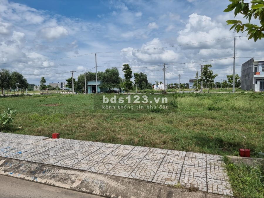 Cần bán đất mặt tiền Quốc Lộ 50 ở vị trí đắc địa liên hệ 0708342398, giá tốt đầu tư sinh lời cao