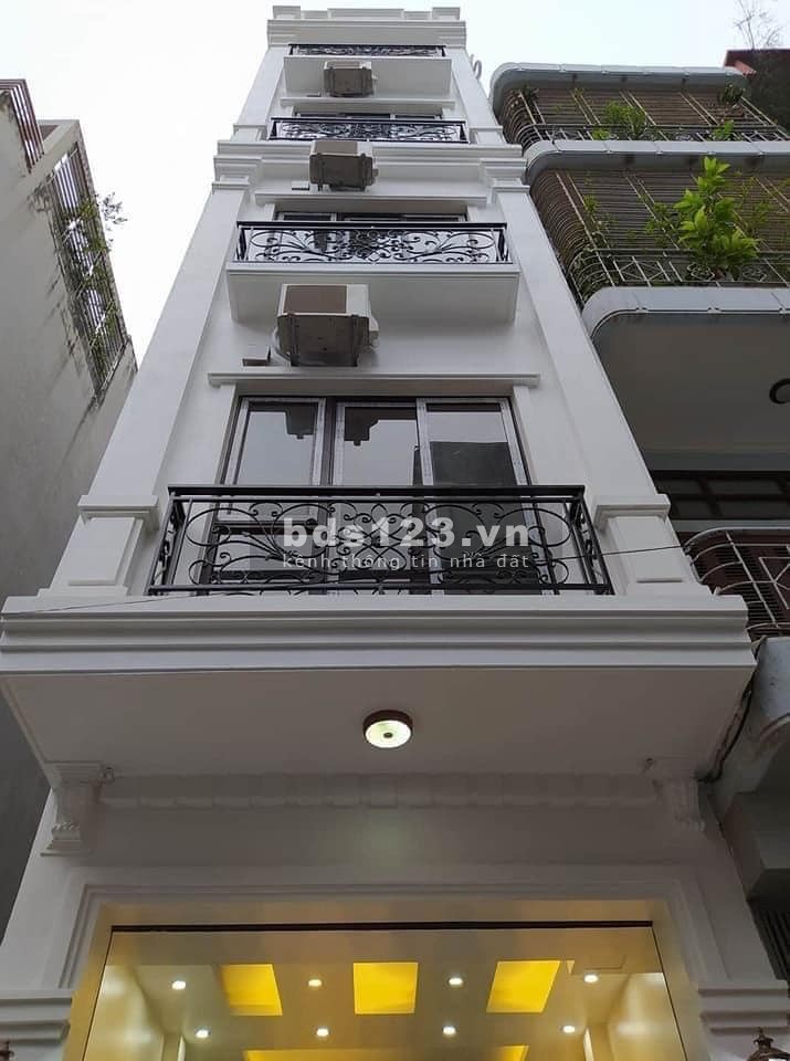 Ngõ rộng 2 ô tô tránh vỉa hè 2 bên 1.5m nhà mới khu phân lô có thang máy, lh 0901798596