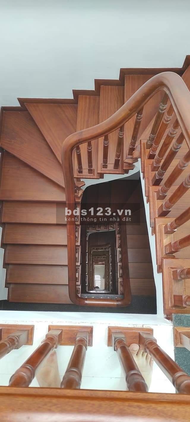 Bán nhà Nguyễn Văn Linh, ô tô, thang máy, Kinh doanh 62m2, 6 tầng, 7.95 tỷ