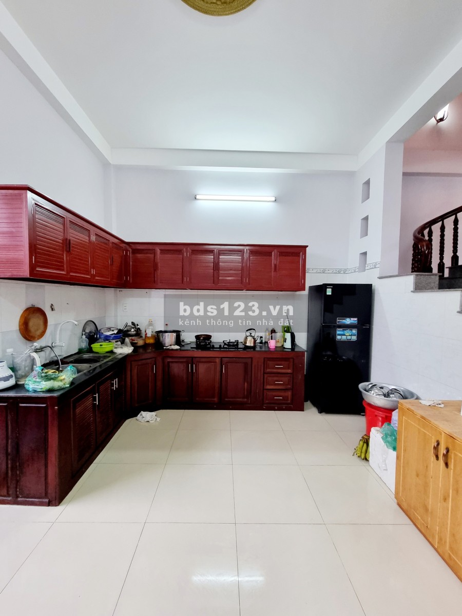 Bán nhà nguyên căn 1 trệt, 1 lầu chợ Quang Thắng, sổ hồng riêng, giá 2.7 tỷ, dt 102m2