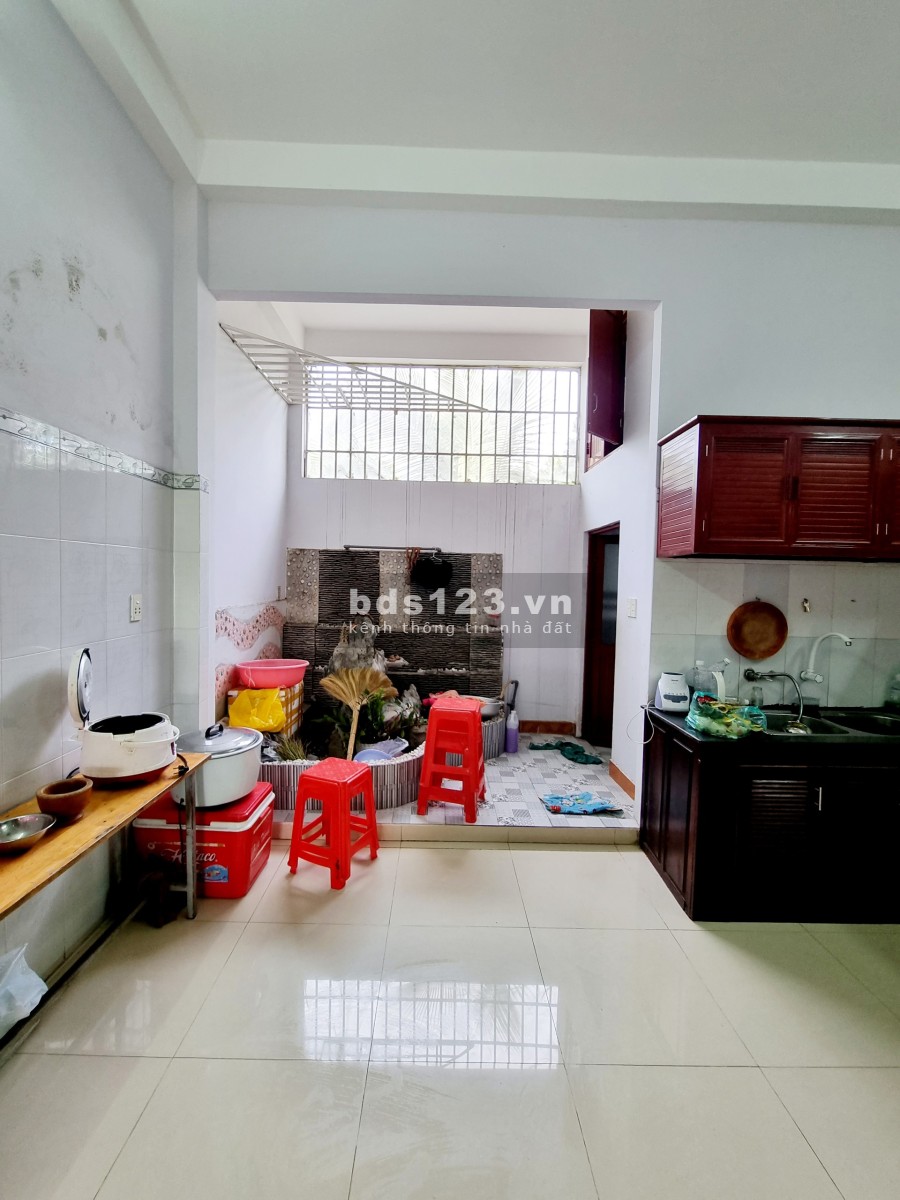 Bán nhà nguyên căn 1 trệt, 1 lầu chợ Quang Thắng, sổ hồng riêng, giá 2.7 tỷ, dt 102m2