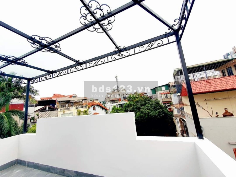 Bán nhà Đầm Trấu diện tích sử dụng 45m2, 5 tầng, mới xây, ô tô cách 10m, giá bán 5,5 tỷ