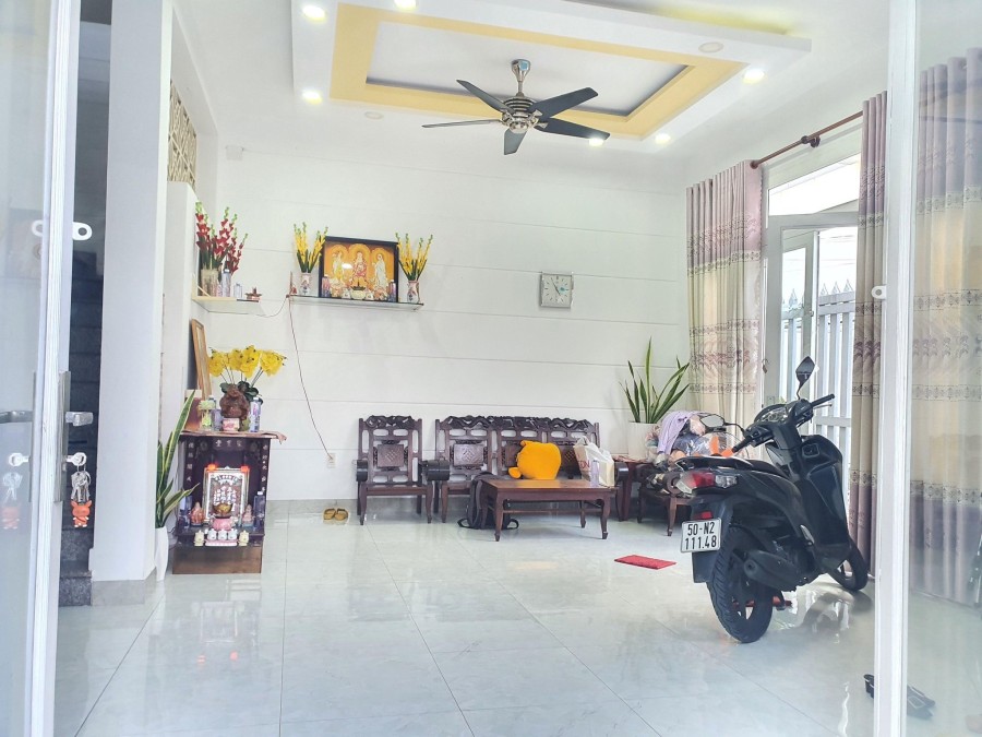 Bán Nhà Lê Đình Cẩn Bình Tân hẻm 8m, diện tích sử dụng 67m2 giá bán chỉ 4ty5