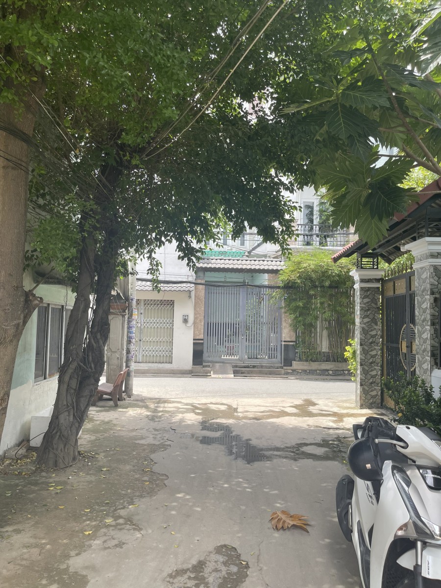 Bán Nhà Lê Đình Cẩn Bình Tân hẻm 8m, diện tích sử dụng 67m2 giá bán chỉ 4ty5