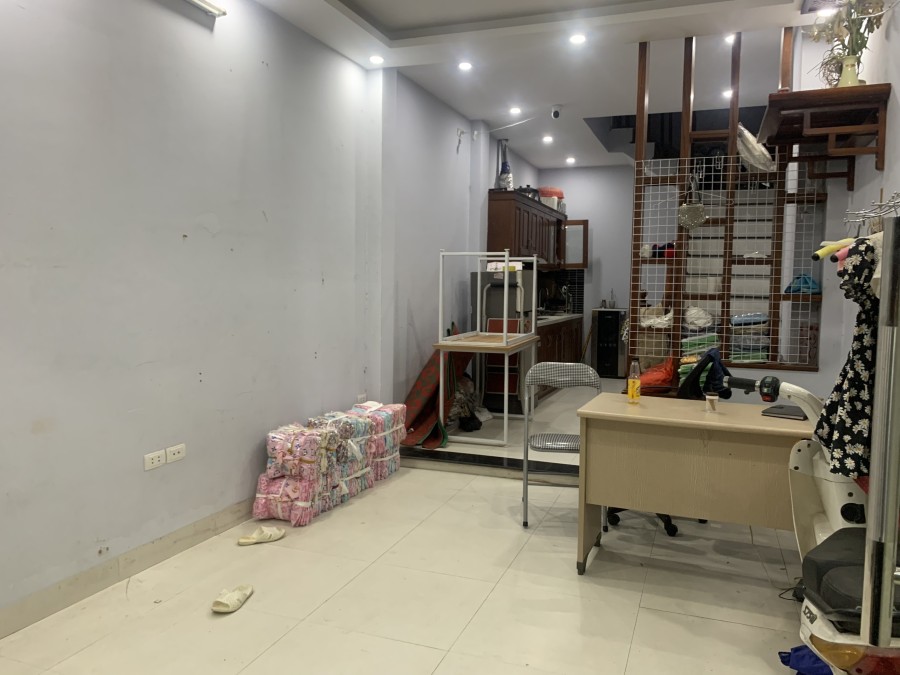 Chính chủ bán gấp nhà Đinh Thôn ô tô đỗ cửa kinh doanh sầm uất 37m2 5 tầng giá hơn 6 tỷ