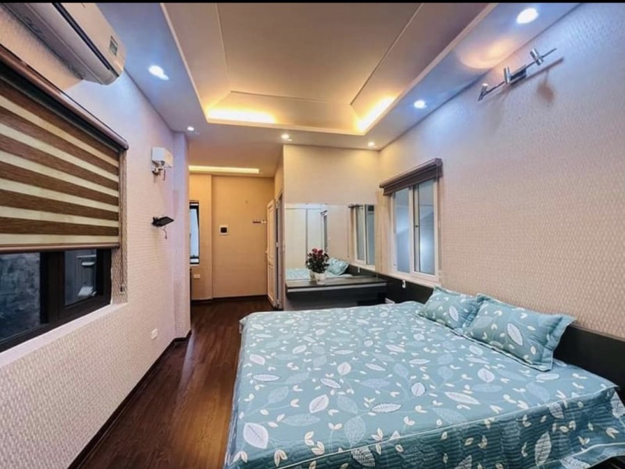 Bán nhà Cầu Giấy diện tích 56m2, nhỉnh 4 tỷ full nội thất sân vườn Tiểu cảnh, lh 0366699510