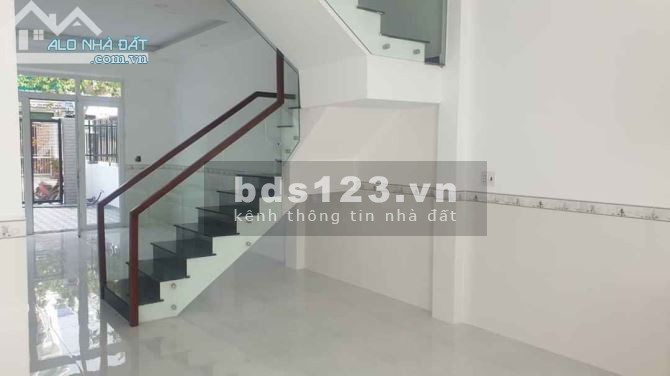 Nhà mặt tiền cuối đường Lê Văn Lương, mới 100%, diện tích sử dụng 80m2 giá 2.2