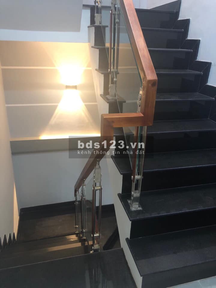 Bán Nhà 3 tầng HXH Nguyễn Thượng Hiền Bình Thạnh, diện tích sử dụng 42m2, giá 7.7 tỷ