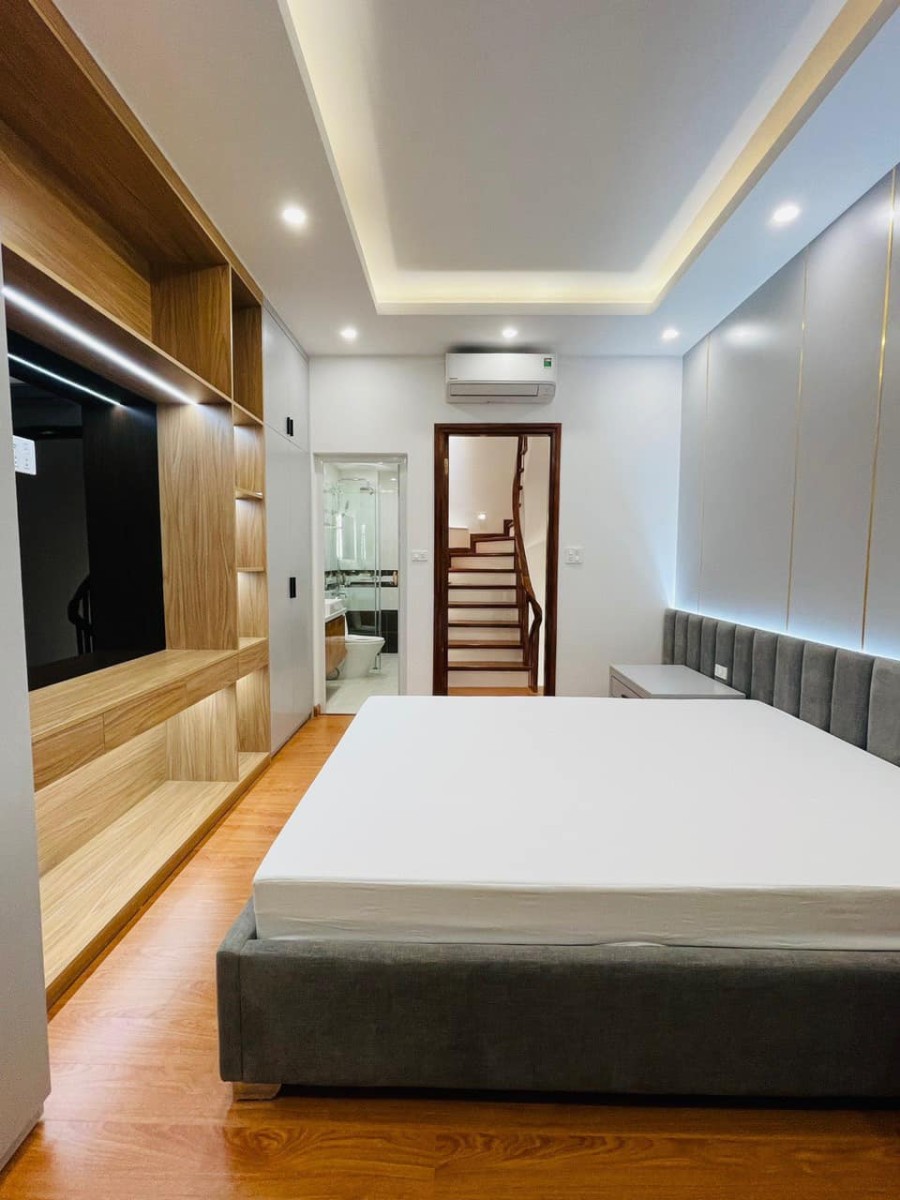 Bán nhà Võng Thị Tây Hồ dân xây gần phố cách 20m ô tô tránh 5 phút đi bộ Hồ Tây, dt 40m, hơn 5 tỷ