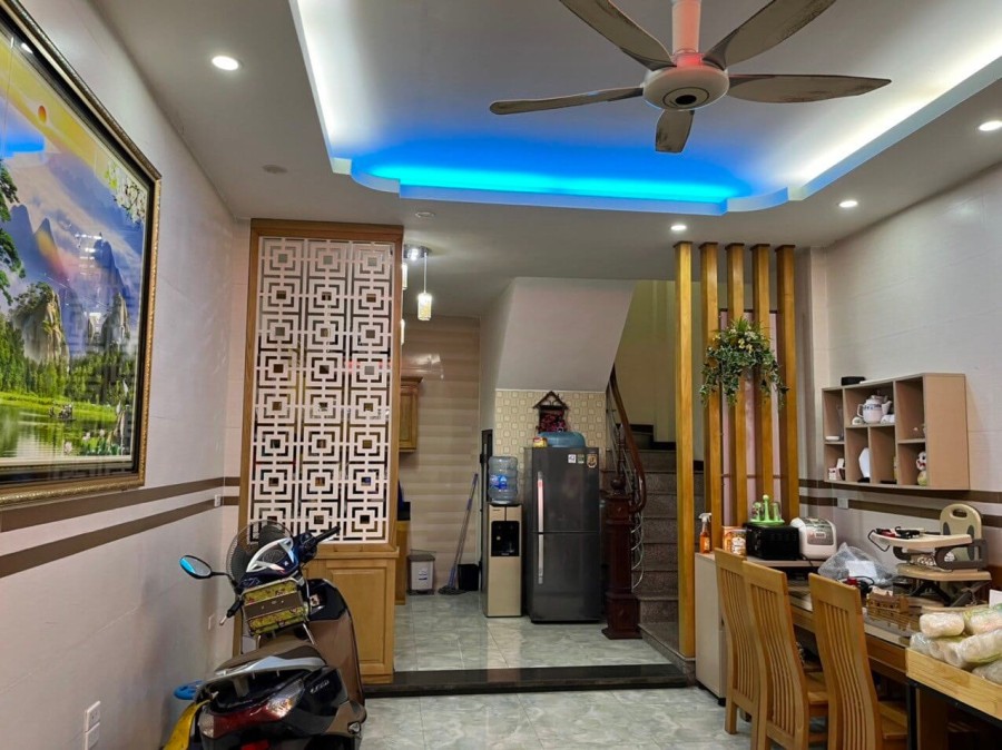 Siêu hiếm nhà Ngọc Thuỵ, Long Biên ô tô tránh dtsd 43m2, 5 tầng giá nhỉnh 4 tỷ, lh 0977750173