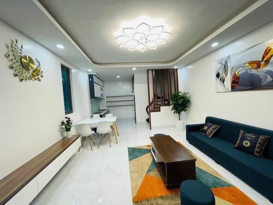 Bán nhà mới giá 5.5 tỷ, dtsd 45m2, 4 tầng ngõ ô tô phố Hoàng Quốc Việt Cầu Giấy