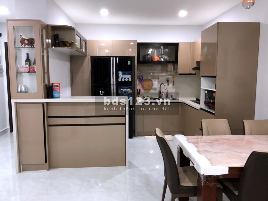 Cần bán CH Kingston, 80m2, 2PN, 2WC, full nội thất y hình, giá: 5,95 tỷ, LH: 0941797916 Nhi