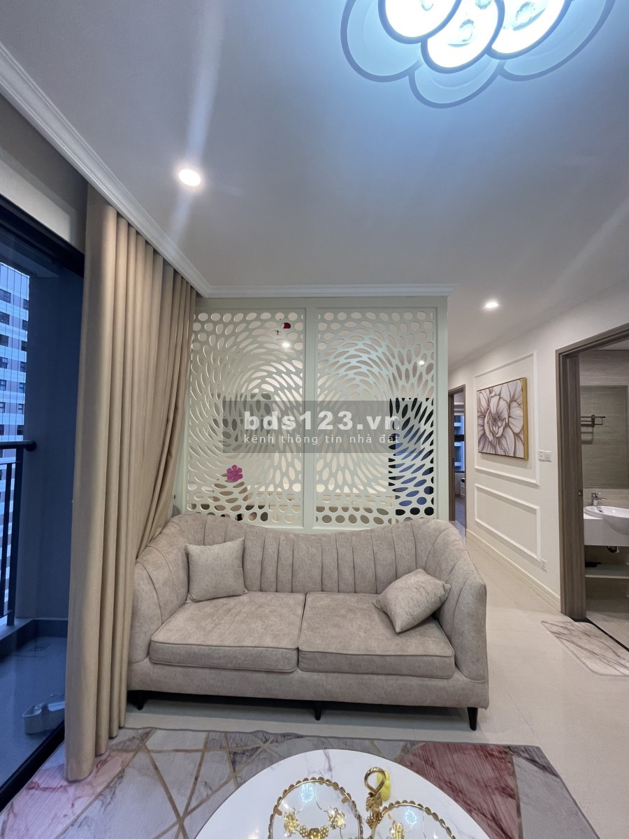 Bán căn hộ chung cư 2 phòng ngủ, 2 phòng ngủ, góc 70m2, với giá cực ưu đãi, chung cư Vinhomes