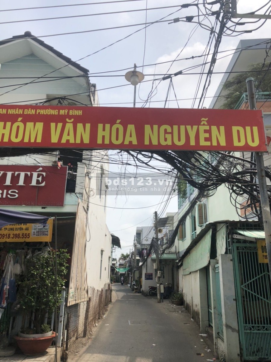 Nhà hẻm nhỏ diện tích 26m2 giá 590 triệu kết cấu chắc chắn khu dân cư đông đúc, giá tốt