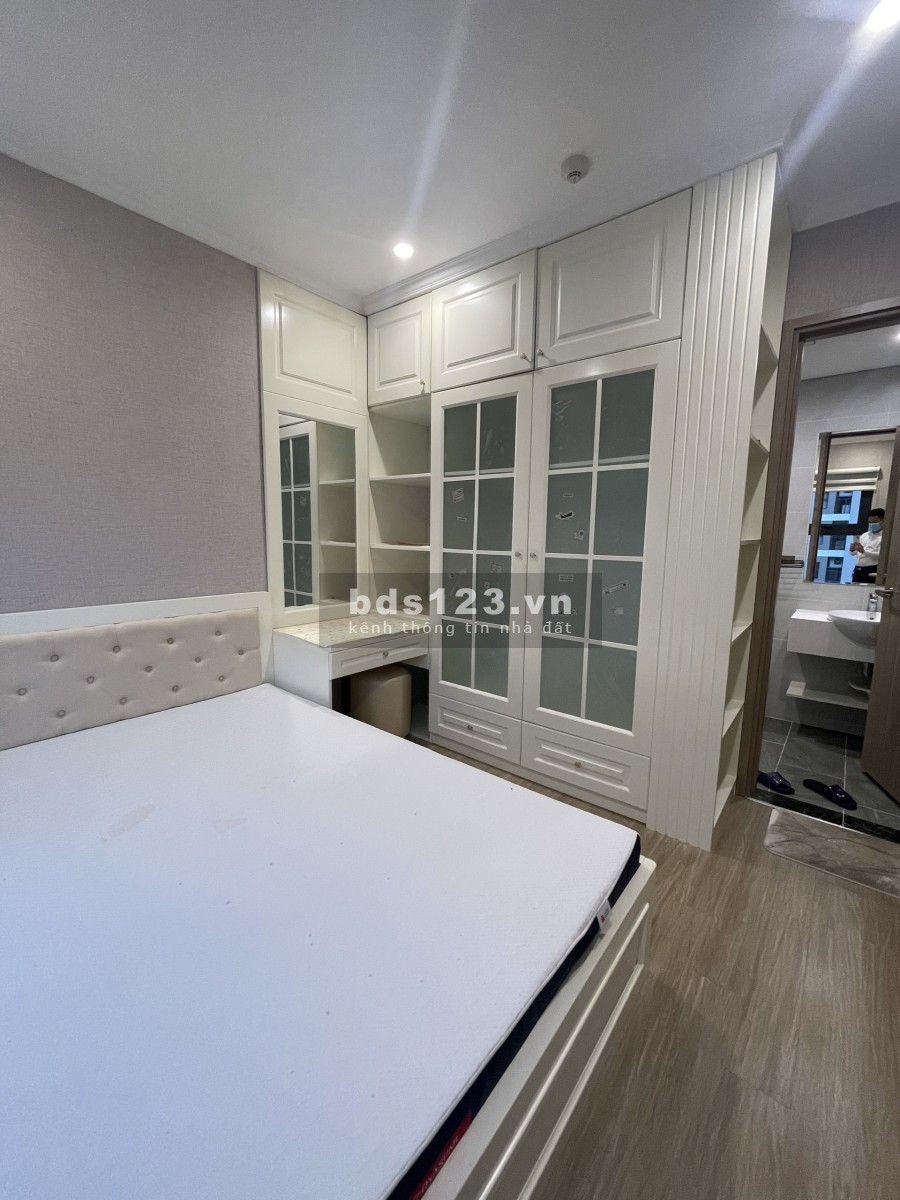Bán căn hộ chung cư 2 phòng ngủ, 2 phòng ngủ, góc 70m2, với giá cực ưu đãi, chung cư Vinhomes