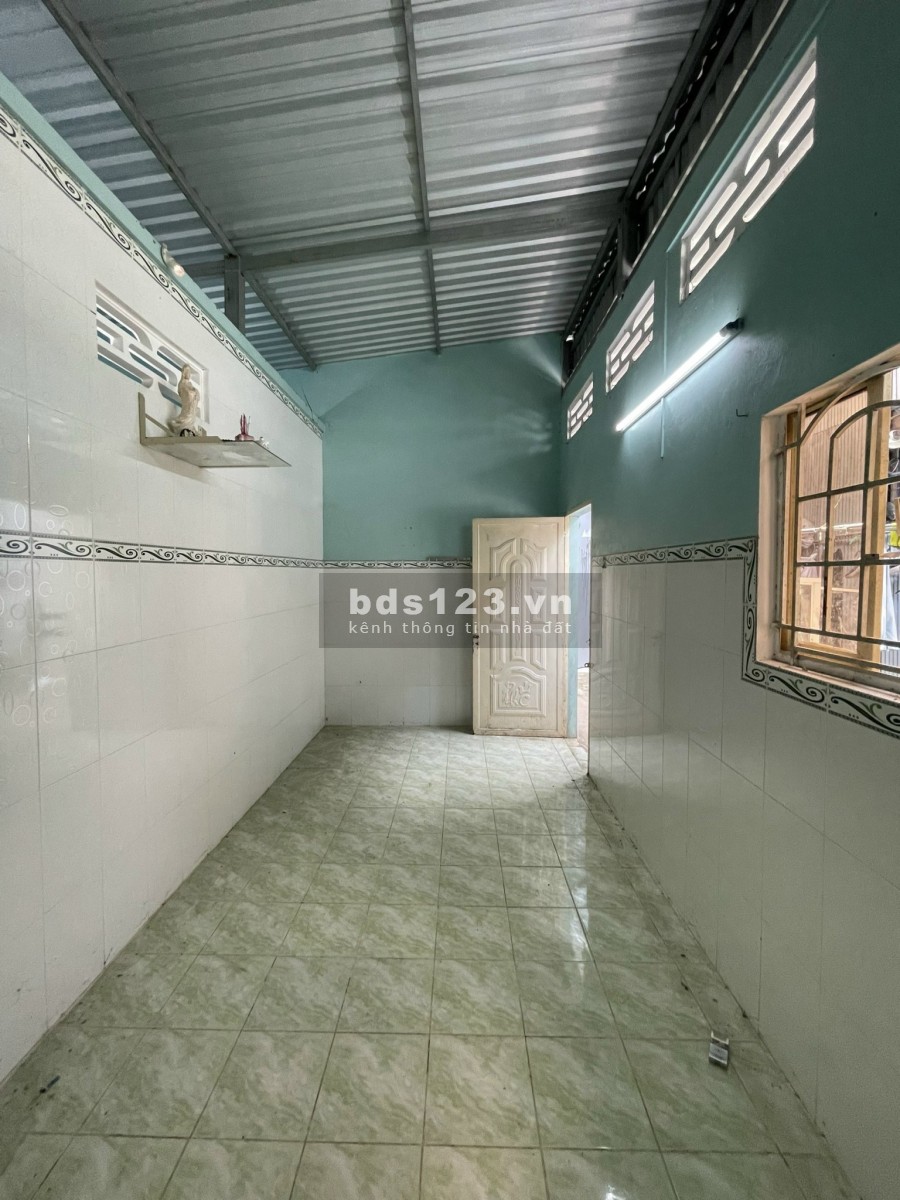 Nhà hẻm nhỏ diện tích 26m2 giá 590 triệu kết cấu chắc chắn khu dân cư đông đúc, giá tốt