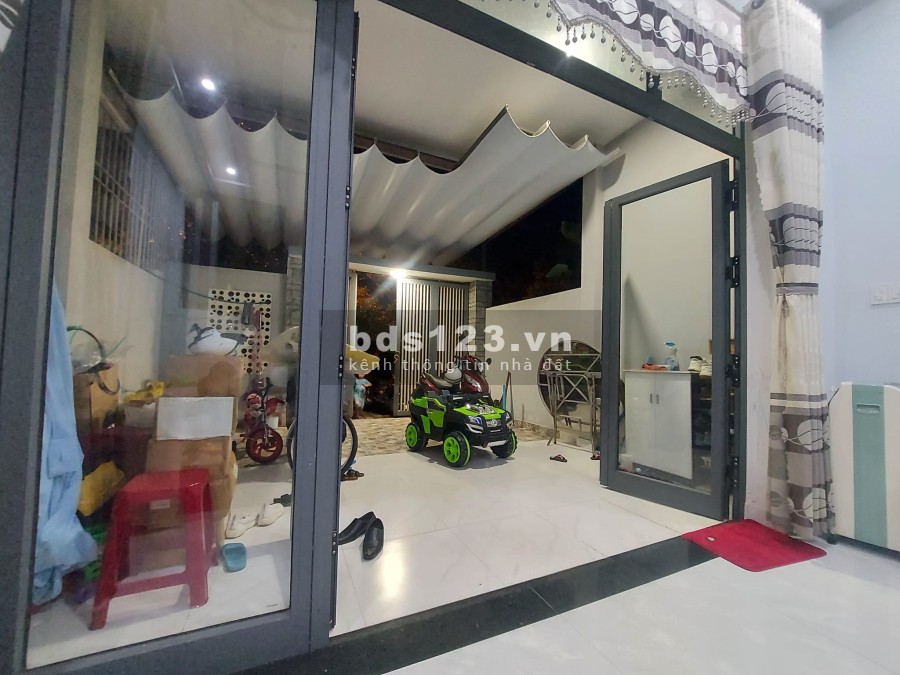 Hòa Xuân đối diện công viên giá chỉ nỉình hơn 4 tỷ khu dân cư đông đúc, kiến trúc đẹp