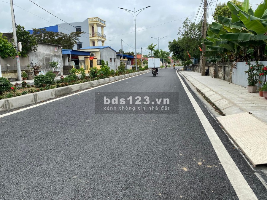 Em chuyển nhà cần chuyển nhượng lại lô đất khu dân cư đông, liên hệ 0984835317