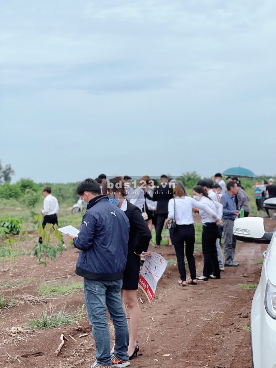 Bán đất bình phước chỉ với 538tr/1000m2, sổ hồng sẵn, công chứng sang tên ngay, mt đường 10m.