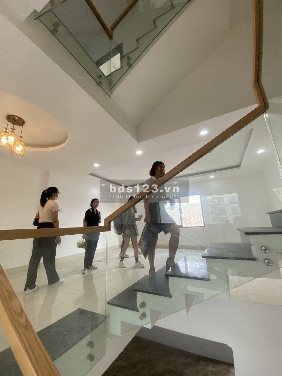 Lời ngay khi mua nhà phố trung tâm Quận 12 đối diện công viên diện tích 150m2, giá tốt