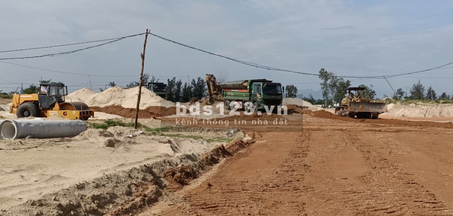 Bán đất ngay đường Dũng Sĩ Điện Ngọc gần sông Cổ Cò giá 2tỷ2 liên hệ 0764133865