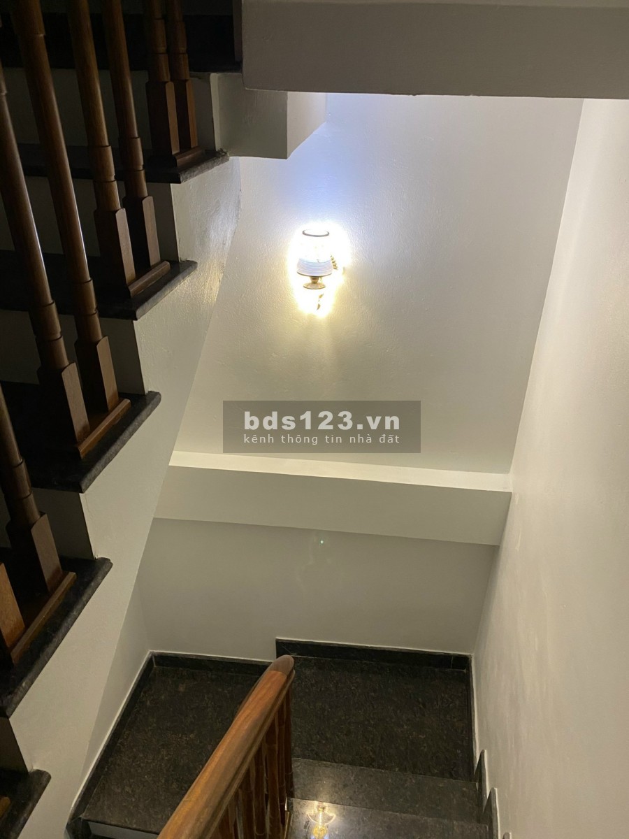 Chỉ hơn 3 tỷ có ngay nhà Đức Diễn Bắc Từ Liêm, diện tích 45m2, 6 tầng, lh 0977699899