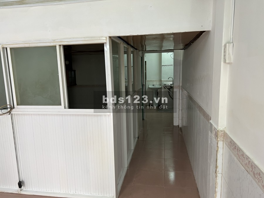 Chính chủ cần bán căn hộ tầng trệt chung cư Ấn Quang Quận 10 khu an ninh yên tĩnh