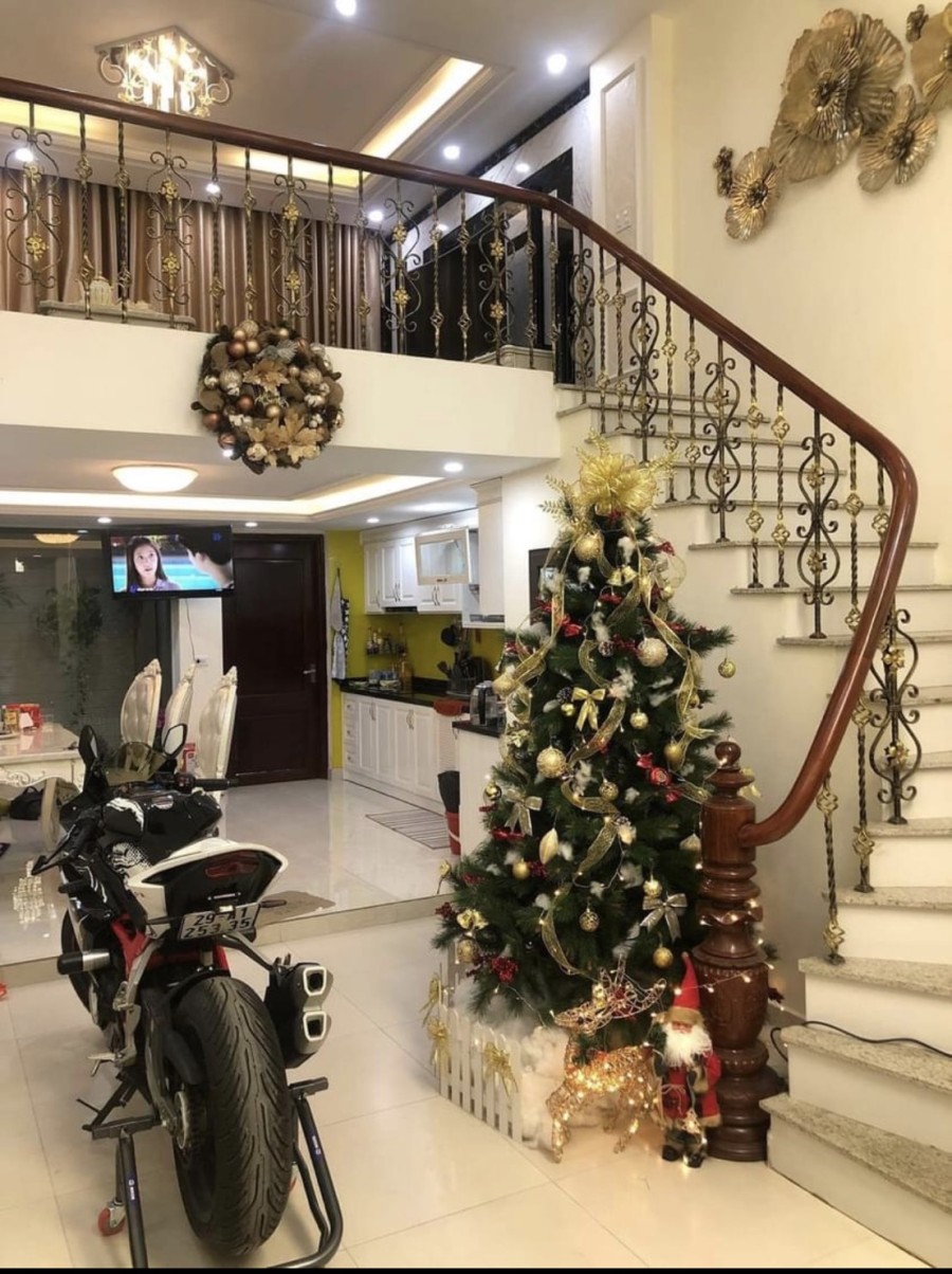 Bán nhà Cầu Giấy diện tích 56m2, nhỉnh 4 tỷ full nội thất sân vườn Tiểu cảnh, lh 0366699510